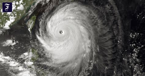 Nach angaben des japanischen wetterdienstes ereignete sich das beben in einer tiefe von 60 kilometern unter dem. Monströser Taifun Neoguri über Japan - Erdbeben