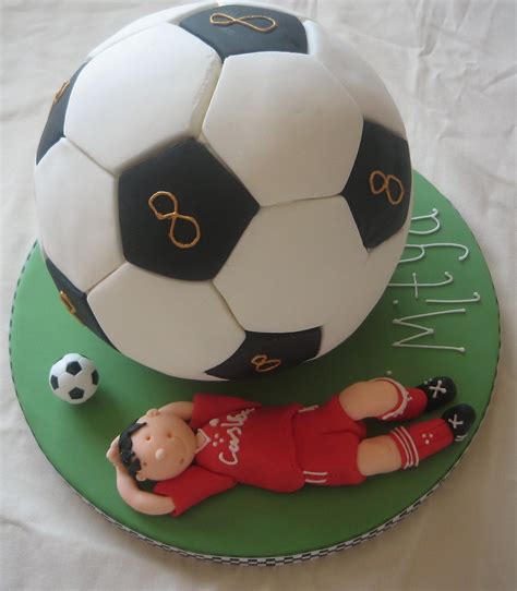 I am a home baker in sheffield who enjoys making cakes of all kinds. liverpool fc cake (dreaming of football) | football cake ...