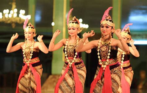 Contoh tari tradisional dari berbagai provinsi. 10 Contoh Tari Kreasi Baru dari Berbagai Daerah di Indonesia