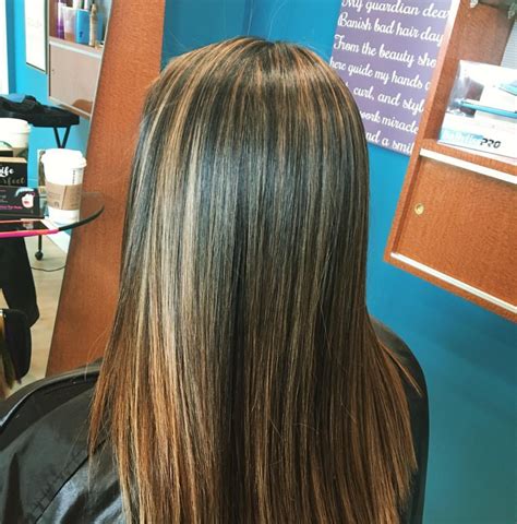 Padahal sebenarnya ada cara menghitamkan rambut tanpa semir, loh. Semir Rambut Diluar Didalam Beda Warna : Cara mewarnai ...