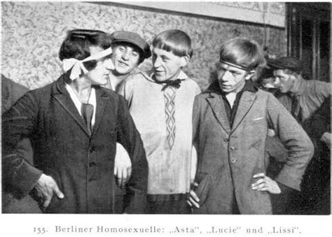 Der kreuzberger kiez bietet alles, was sich ein student für ein partywochenende wünscht. Berliner Homosexuelle, um 1927. | Historische fotos, Leben ...