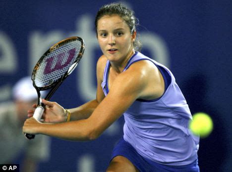 Laura robson safe, but left in state of 'shock' after las vegas shooting. Andy Murray makes flying start after Laura Robson crashes ...