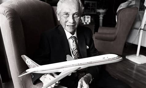 He said abdul aziz was an outstanding worker during his era, and played a pivotal role in overseeing the airline when it began to grow. PenangKini: Bekas pengarah urusan MAS Tan Sri Abdul Aziz ...