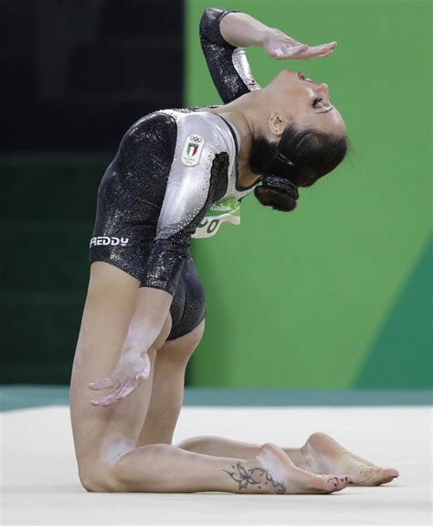 La farfalla di orzinuovi vola a tokyo. Vanessa Ferrari show al corpo libero - La Gazzetta dello Sport