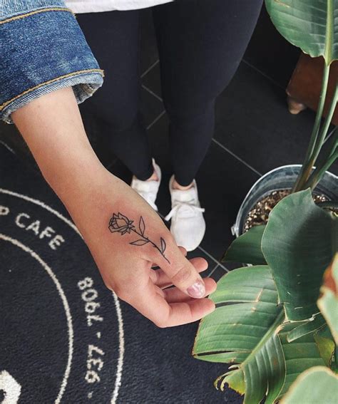 More images for diseñar tatuajes letras » Tatuajes minimalistas que de seguro te van a encantar - Let's Go Chicas | Tatuajes minimalistas ...