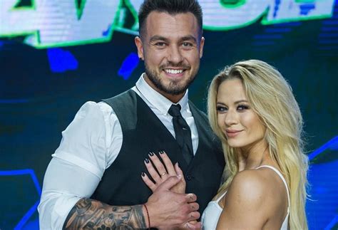 Głośno zrobiło się o niej dzięki udziałowi w programie „dancing with the stars. "Dance, dance, dance": Kasia Dziurska upadła na twarz ...