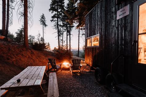 Centrally located in big bear lake and newly remodeled in 2021, grizzly getaway cabin is within walking distance to the bear mountain shuttle. The Getaway House (Review): A Tiny Cabin For Urban Dwellers