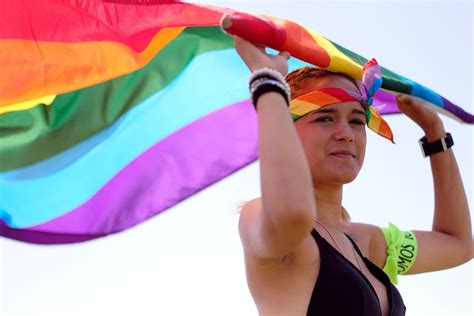 Em junho de 2019, as manifestações que deram início ao movimento lgbt completam 50 anos. Fotos: Mês do Orgulho LGBT 2018 ~ Resumo Fotográfico