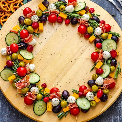 Spice up your appetizers with this cheesy twist on crescent rolls. Easy Cheesy Christmas Tree Shaped Appetizers / Festive Christmas Veggie Trays Platters Butter ...