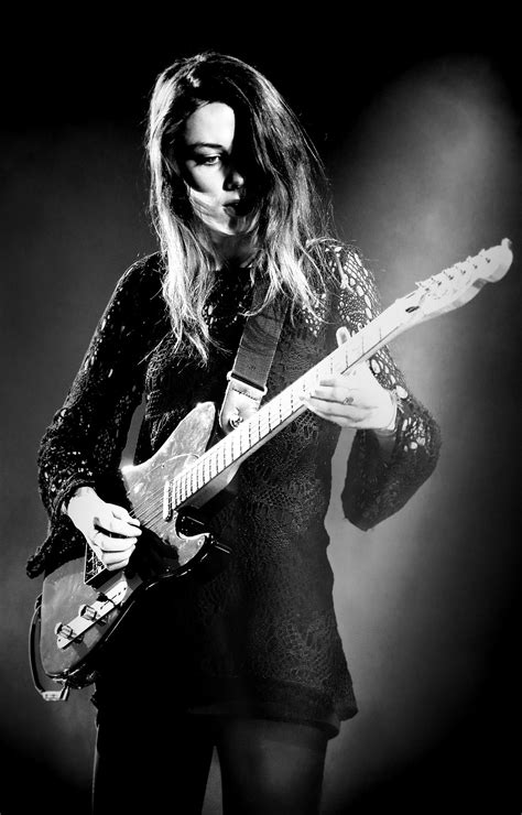 Wolf alice is a north london alternative rock band. Ellie Rowsell (Wolf Alice) #WolfAlice #EllieRowsell (avec ...