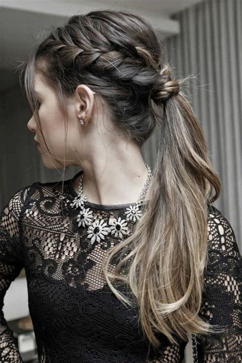 Puteti avea un tatuaj pe partea din fata a. 1001+ idées de coiffure avec une tresse collée + les ...