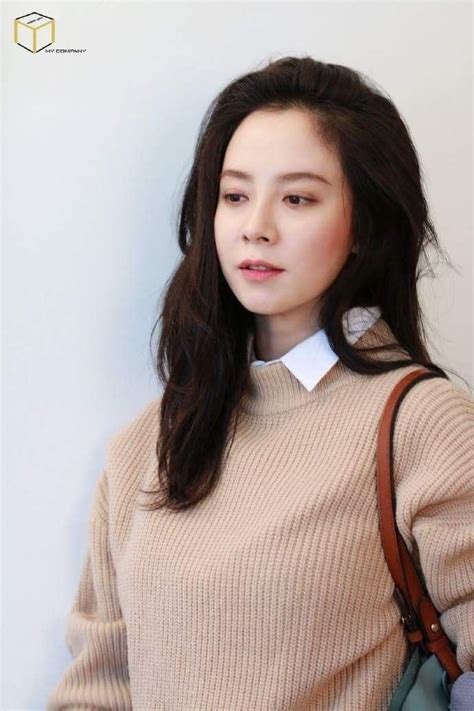 Born on august 15, 1981, as cheon seong im, she always wanted to become an actress and chose song ji hyo made her acting debut in the 2003 film whispering corridors: Ghim của SanSan trên ..Song Ji Hyo - 송지효 | Diễn viên, Nữ ...