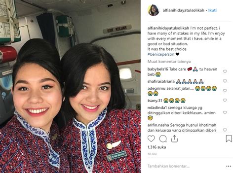 Anyway, hari ini saat mengecek email forum pramugari, ada sebuah email yang masuk dari seseorang dengan inisial aewr. Alfiani Solikah, Pramugari Lion Air yang Punya Impian Jadi ...
