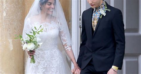 More images for gabriel jagger 23 » Anushka Sharma au bras de Gabriel Jagger pour son mariage ...