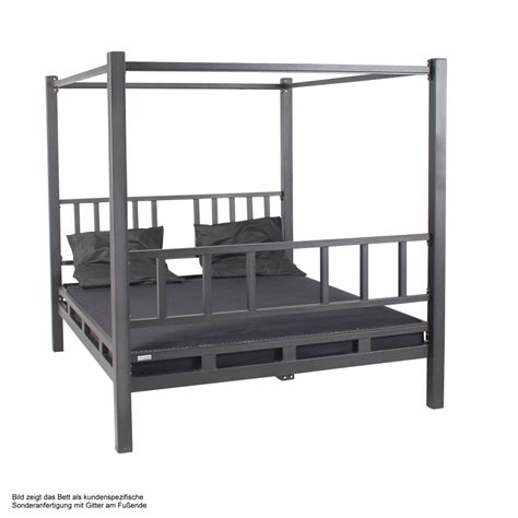 Argument wenn du etwas trinken willst, dann bei meinen freunden. Stahlbett mit Himmel, solides BDSM Metall Himmelbett, 1 ...
