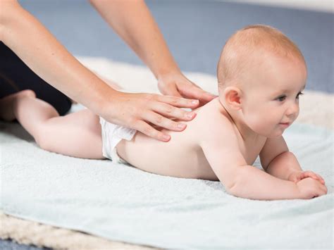 Massaging babies boosts their immune systems. How to massage your baby: calming (photos) - BabyCentre UK