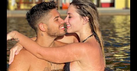 Seus pais, virginia fonseca e zé felipe não quiseram abrir mão de nenhum e registraram a pequena com quatro sobrenomes. Virgínia Fonseca e Zé Felipe estão grávidos de uma menina ...