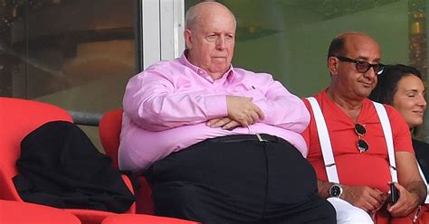 He was the managing director of bundesliga club bayer leverkusen from 1976 to 2004. Reiner Calmund freut sich: Er wiegt nur noch 135 kg ...