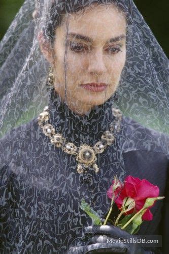 Леонардо дикаприо, джереми айронс, джон малкович и др. The Man In The Iron Mask - Publicity still of Anne Parillaud | Anne parillaud, The man, Iron man ...