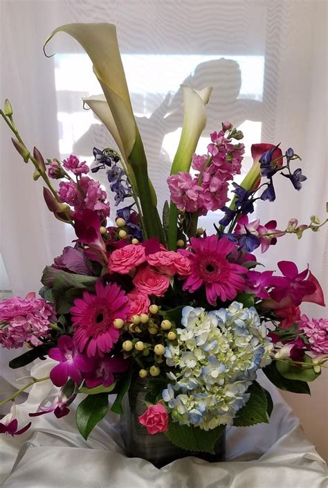 Our blacktown flower delivery service is a fast and reliable service and we pride. Pin by Jay Gupta on Flower Bouquet | Flower delivery ...