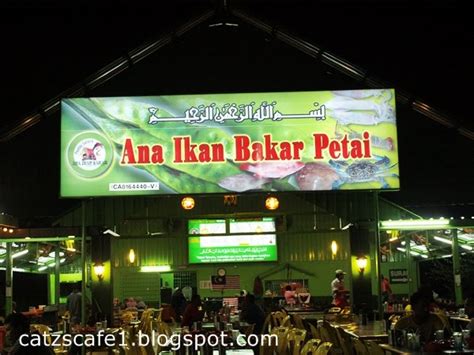 Asian fusion, seafood, thai, vegetarian. Catz's Cafe: JJCM: Ana Ikan Bakar Petai..