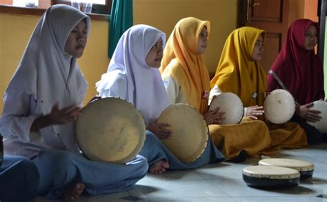 Allow me to mention a great scene from the movie timbuktu, which gives an honest view of the fundamentalist arabs imposing sharia law in northeast mali: VIDEO "Only Gay Men Play Musical Instruments"