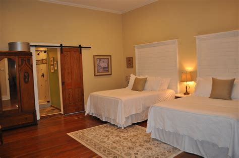 You could decide on a more easygoing set up. Guest Rooms - Jefferson, TX Inn | Kennedy Manor B&B