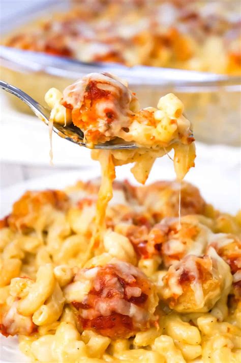White cheddar mac and cheese full of flavor, this creamy white cheddar mac and cheese features roasted tomatoes as a tangy balance. Meat Dish To Go With Mac And Cheese / Hamburger and ...