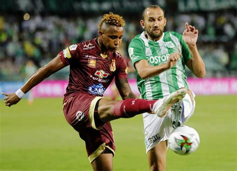 Decir que el tolima es el papá de atlético nacional sería ignorar la historia de los enfrentamientos entre ambos equipos, porque las estadísticas dicen que se han enfrentado en 234 partidos, de los cuales el verde antioqueño ganó 100, empató 65 y perdió 69, con 343 goles a favor y 288 en contra. ¡Volvió a ganar papá! DEPORTES TOLIMA repitió la historia, venció a Nacional y sueña con la ...