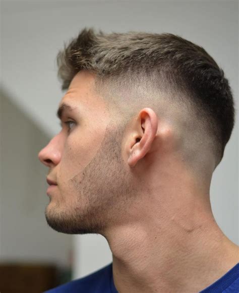 However, while the pony itself can be artfully mussed, make sure everything else is neat and sleek. 43+ Trendy Short Hairstyles for Men with Fine Hair - Sensod