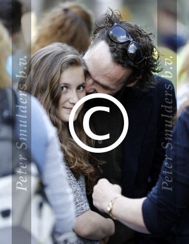 Haar drukke levensstijl draait om het maken van documentaires, reizen en nieuwe mensen ontmoeten. Fotoarchief Peter Smulders BV