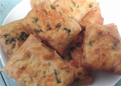 Tahu goreng (indonesian spelling) or tauhu goreng (malaysian and singaporean spelling) is a generic name for any type of fried tofu dish in the cuisines of indonesia, malaysia and singapore. Lumpia Isi Tahu Pedas - Resep Rahasia Lumpia Isi Tahu Sapi ...