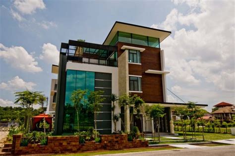 Looking for the best corporate housing in malaysia for your company's needs can often be difficult. Three-story house in Malaysia with stunning views from the ...