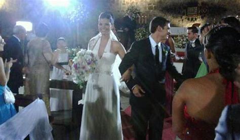 Luis Gerónimo y Claudia ante el altar