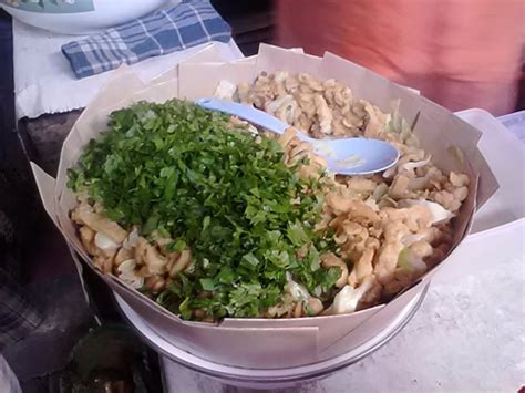 Bumbu yang digunakan agar membuat ayam goreng bumbu kuning gurih dengan sedikit rasa manis. Cara Masak Rendang Ayam Dengan Bumbu Jadi Dari Pasar
