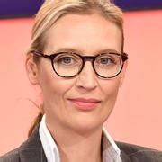 Alice weidel ist eine deutsche politikerin und unternehmensberaterin. AfD-Kandidatin Alice Weidel mit Coming-out auf der ...