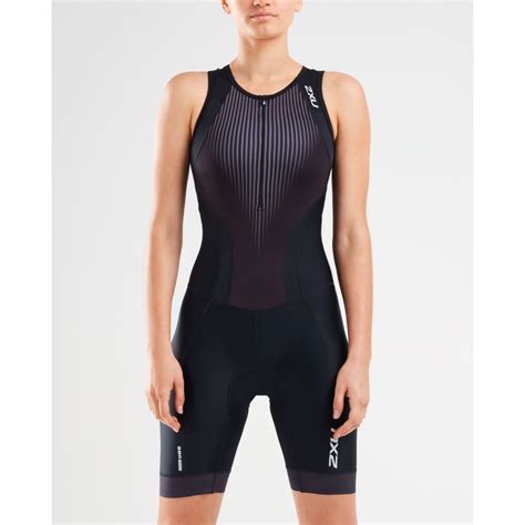 There is a silvery rubber pattern on the leg which may start to come off with time and use. wiggle.com | 2XU Womens Perform Front Zipper Trisuit | Tri ...