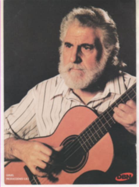 At the early age of 7 years larralde had already written songs with social content. José Larralde
