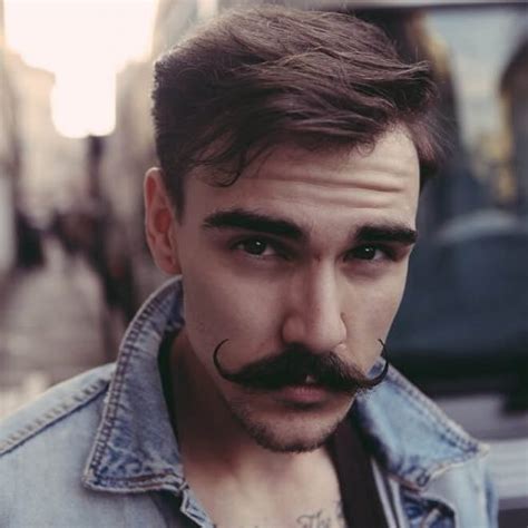 The crucial part of the mustache is to choose the best type which goes well with your face shape. 30 Hipster Handlebar Mustache Styles | Best Handlebar ...