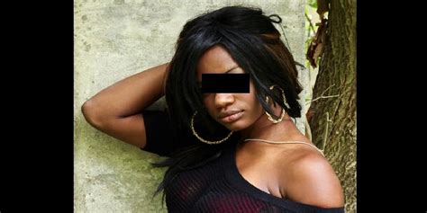 Une jeune lesbienne nique une femme mature. Gabon: Cette jeune femme avoue coucher avec des hommes ...