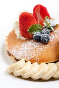 Pancake di albumi con mandorle e more posted by iaminfood on july 14, 2017 july 14, 2017 come tutti sappiamo, la colazione è il pasto più importante della giornata (io però do la stessa importanza anche agli spuntini di mezzanotte e quelli delle 14:35). Pancake di albumi e banana - lefitchef