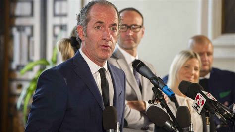 Prior to that, zaia was president of the province of treviso from 1998 to 2005, vice president of veneto from 2005 to 2008 and minister of agriculture in silvio berlusconi's fourth cabinet from 2008 to 2010. Luca Zaia: Luca Zaia, el 'leguista' más popular que el ...