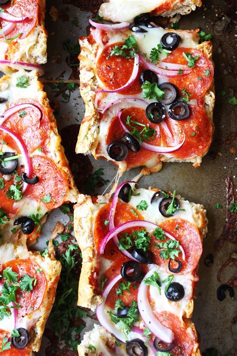 Mini bread disc pizza is a simple, easy and quick bread pizza recipe made with bread slices, filled with crunchy vegetables like bell pepper, olives, onion it is so much fun nowadays having homemade pizza cooked in the oven. Easy French Bread Pizza