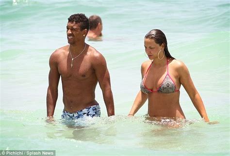 A collection of facts like salary, net worth, married, girlfriend, affair, dating, children, relationship and more can also be found. Daniela Martins Luis Nani Girlfriend ~ Picture World