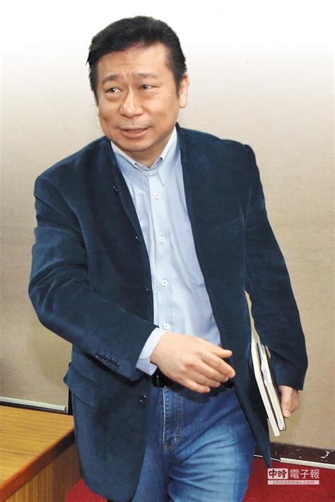 He was the special deputy minister of the mainland affairs council of the executive yuan in september 2013 until august 2014 and. 張顯耀看中美貿易戰 台灣受害嚴重 - 中時電子報