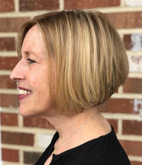 With the right cut, short hair can look modern and youthful. What are the best bob haircuts for older women? - Hair Adviser in 2020 | Stacked bob hairstyles ...