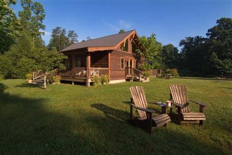 Our romantic log cabins have a rock fireplace, jacuzzi for two, outdoor private hot tub for your enjoyment. Three Awesome Cabins In West Virginia That Will Give You ...