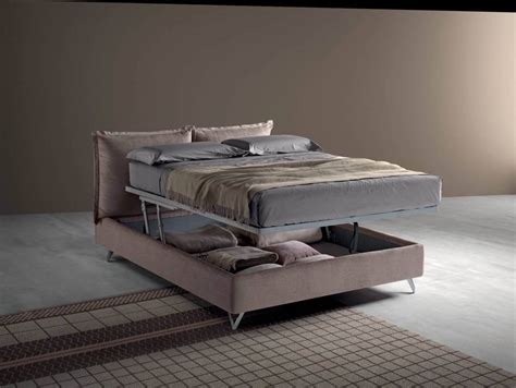 Un altro modello più moderno di letto è quello contenitore, che si può trovare a basso costo. Letto Contenitore Piede Alto Modello Desiderio Arredamento ...