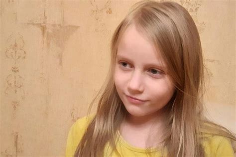 Алиса теплякова в 8 лет сдала единый госэкзамен и получила аттестат об окончании алиса — самая старшая. Официальное новое расписание ЕГЭ-2020 опубликовано ...