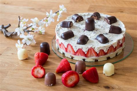 Ich freue mich so sehr, dass ich so einfach eine glutenfreie und zuckerreduzierte. Dickmanns Torte mit Erdbeeren ohne Backen - Backe Backe ...